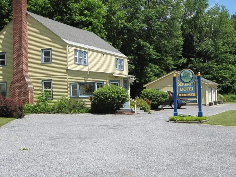 Serenity Motel Shaftsbury エクステリア 写真