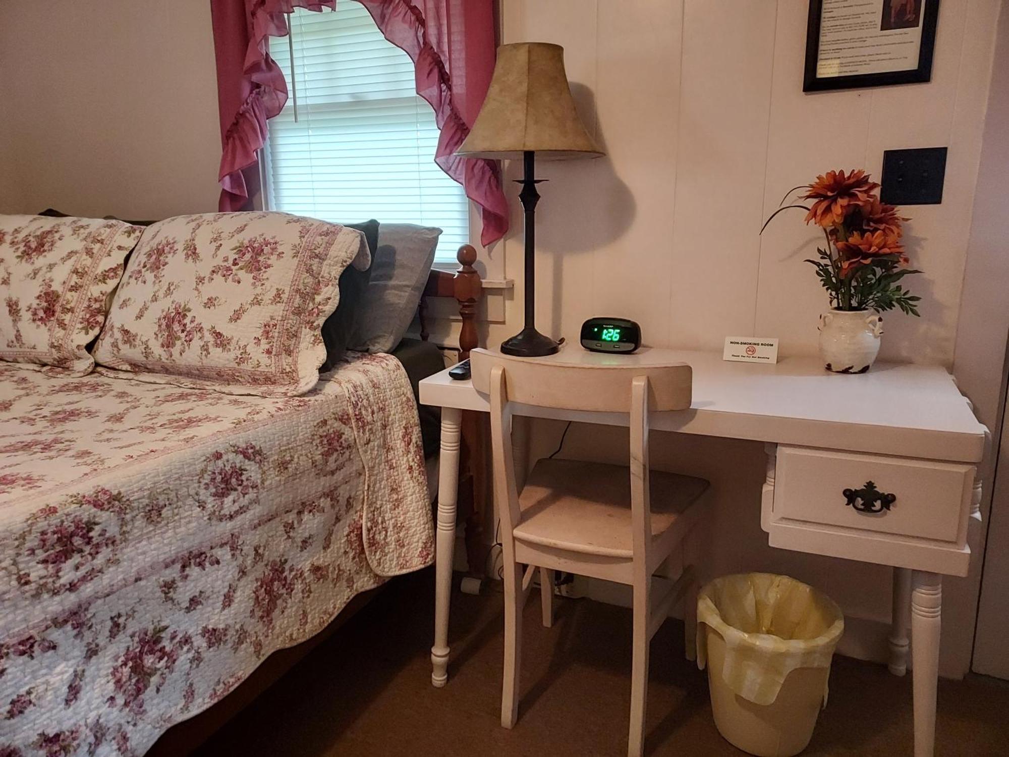 Serenity Motel Shaftsbury エクステリア 写真