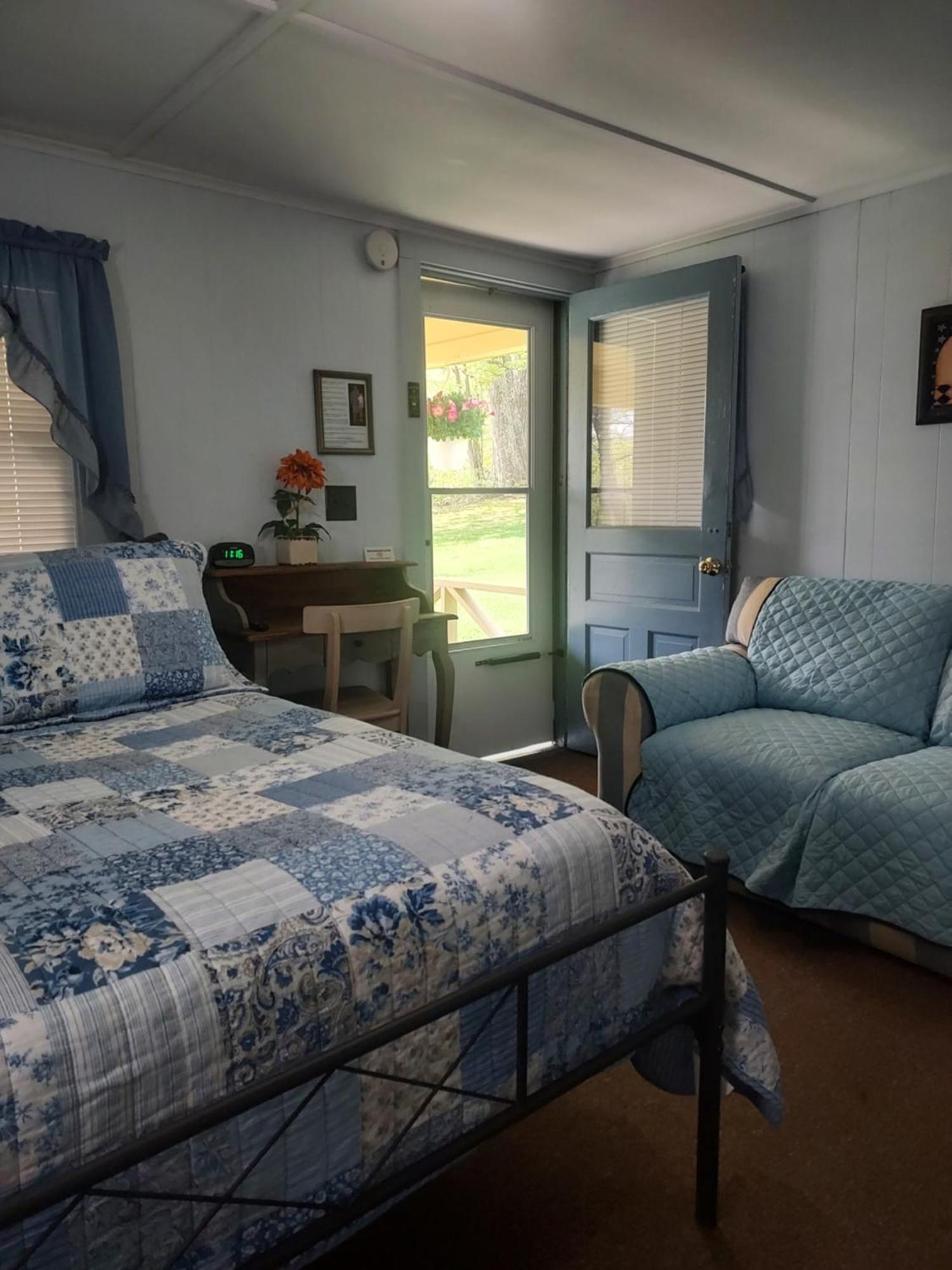 Serenity Motel Shaftsbury エクステリア 写真