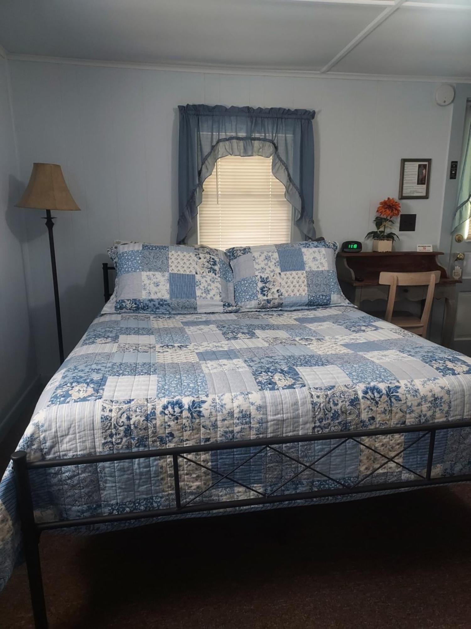 Serenity Motel Shaftsbury エクステリア 写真