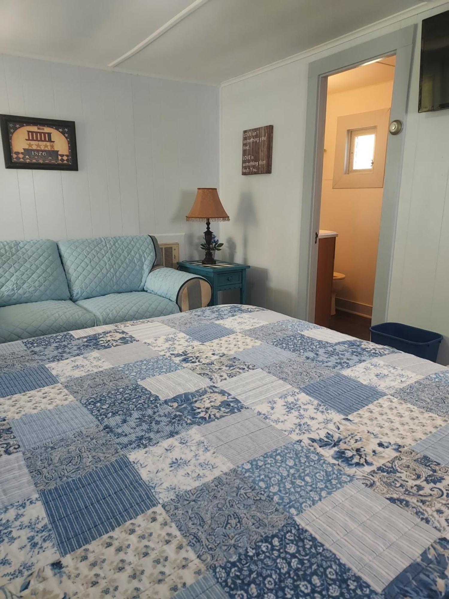 Serenity Motel Shaftsbury エクステリア 写真
