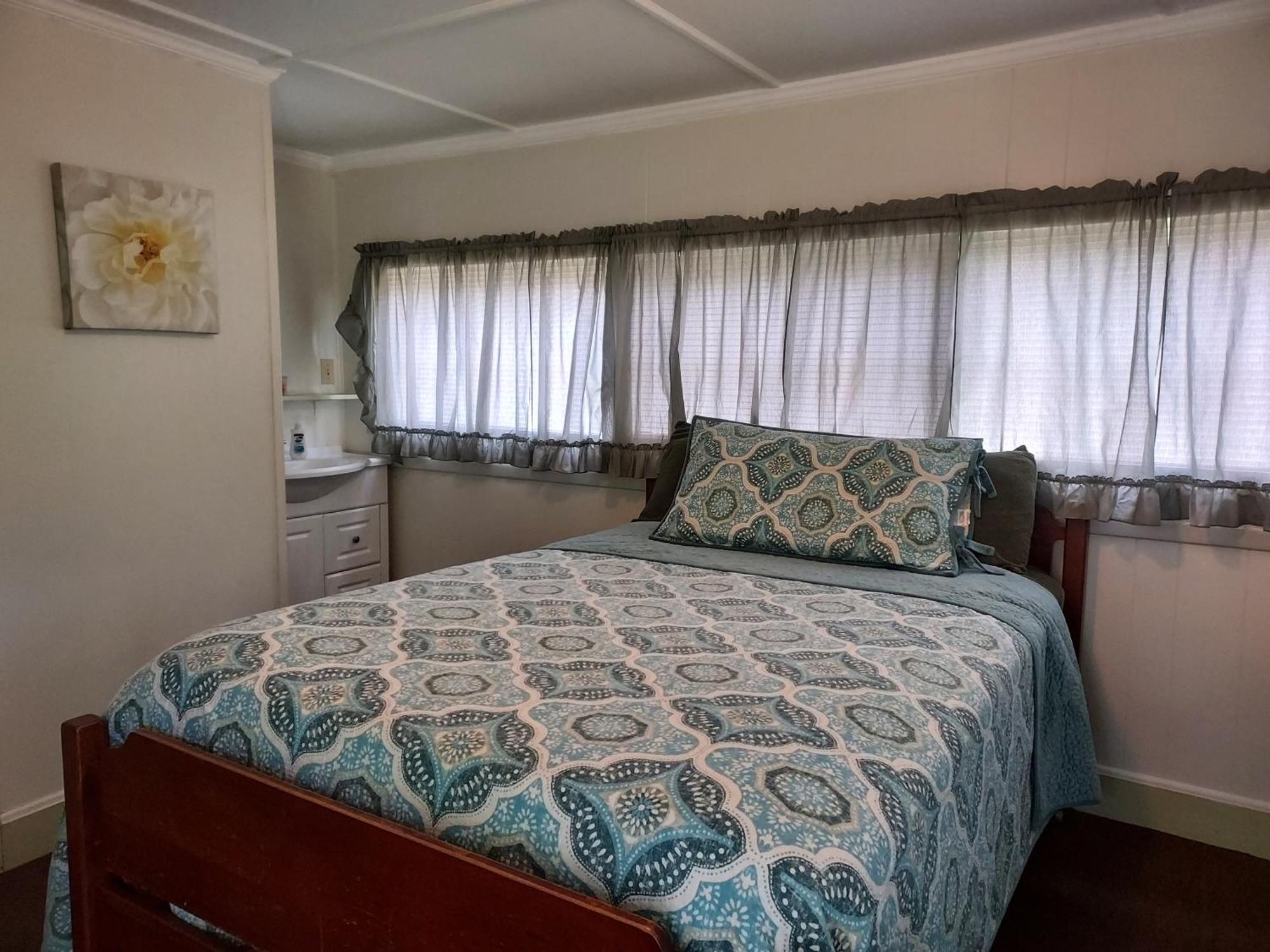 Serenity Motel Shaftsbury エクステリア 写真